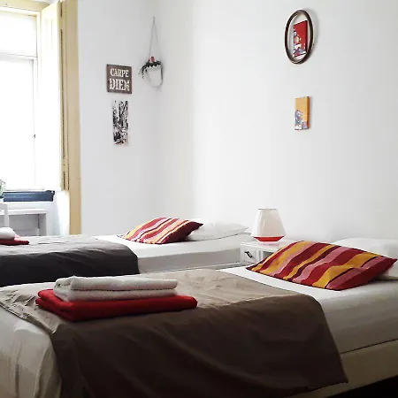 Casa de hóspedes Refuge In Santa Marta Lisboa